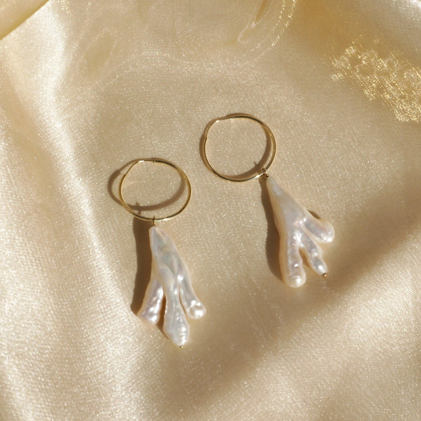 14karat_solid_gold_freshwater_pearl_pendant_gold_earring