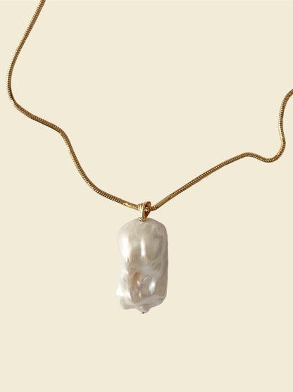 Lycia 14k Gold Pearl Pendant