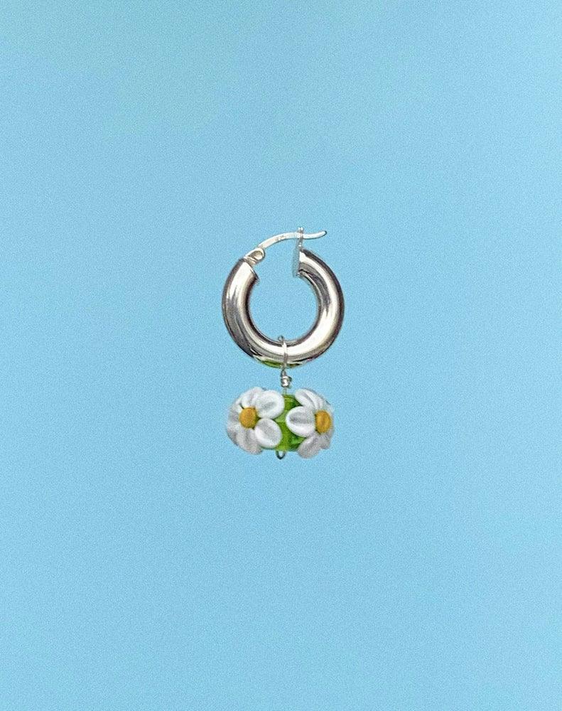sterling_silver_hoops_earrings_murano_glass_green_daisy_bead_pendant_earrings
